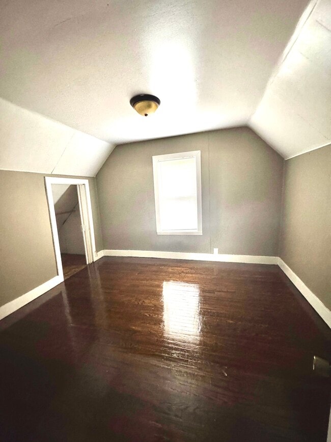 Photo - 1234 McCartney St