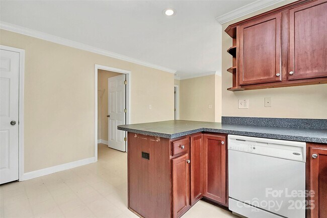 Photo - 7125 Weavers Run