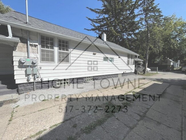 Photo - 805 W Saginaw St