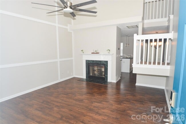 Photo - 605 Mountainwater Dr