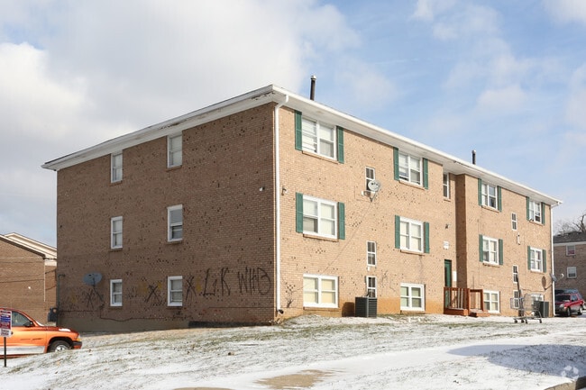Daniel Court Apartments