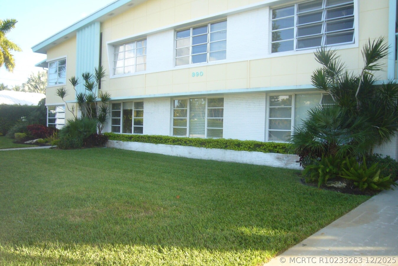 Photo - 990 Casuarina Rd Unit 2