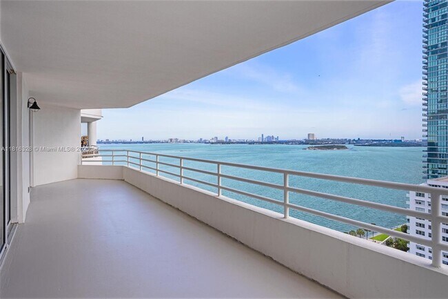 Photo - 555 NE 34th St Unit 0305