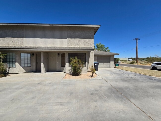 Photo - Place 616 W Graaf Ave Unidad Apt A