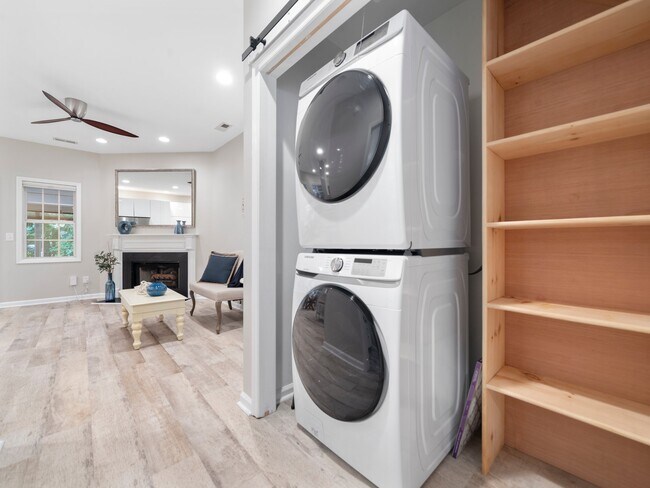 Photo - 313 Silverberry Ct