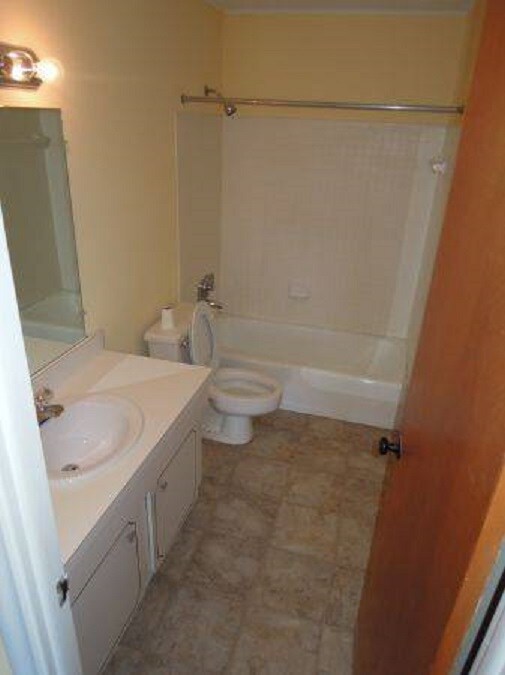 1123 Cromwell Hills Dr Condo Condo for Rent in Cromwell, CT