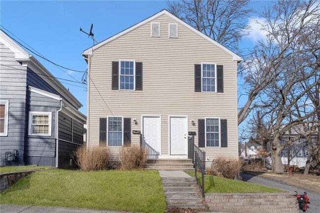 Photo - 180 Berkshire St