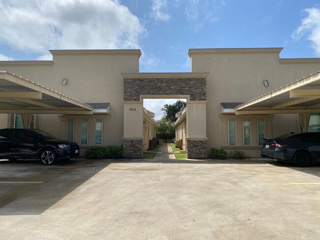 Building Photo - 904 Myrtle Beach Ave Unit 1