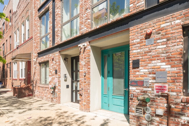 Photo - 447-449 Decatur St