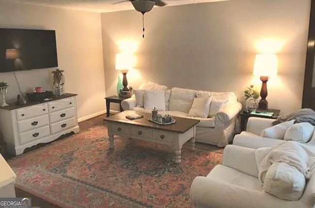 Photo - 1080 Maple Cir