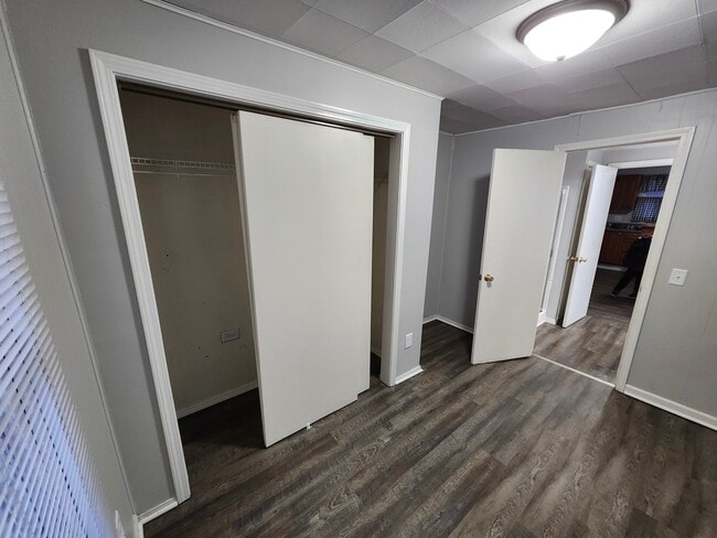 Photo - 523 W Trusler St