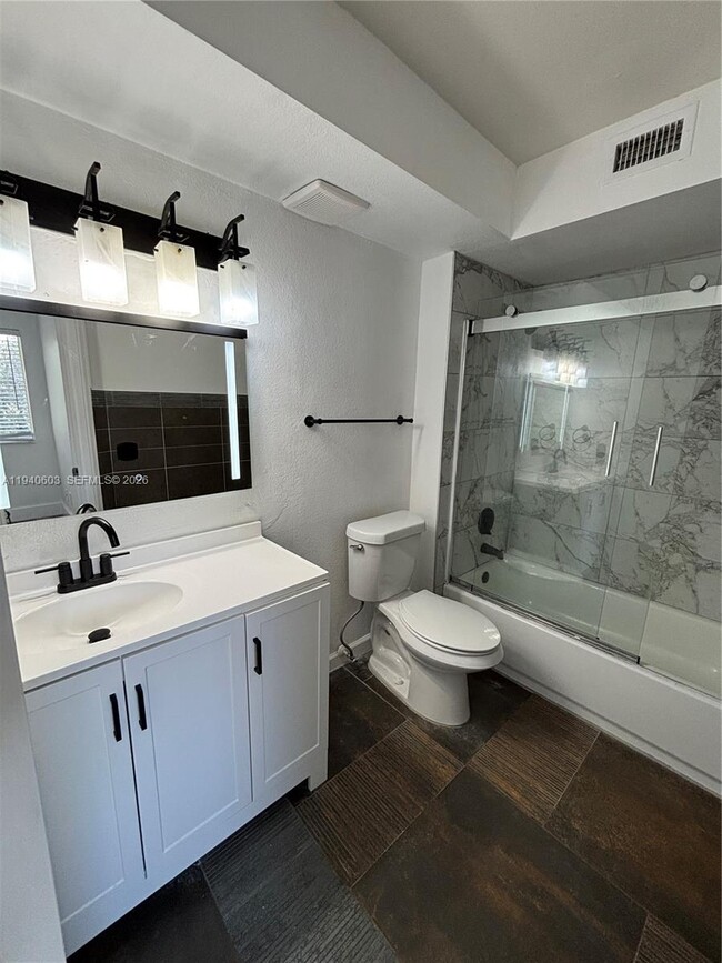 Building Photo - 457 Vista Isles Dr Unit 2127