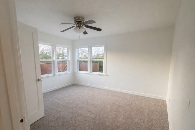 Photo - 11750 Jones St