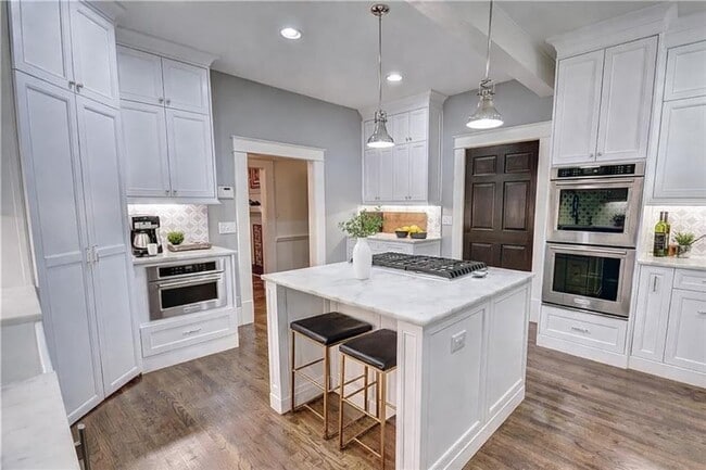 Photo - 389 6th St NE