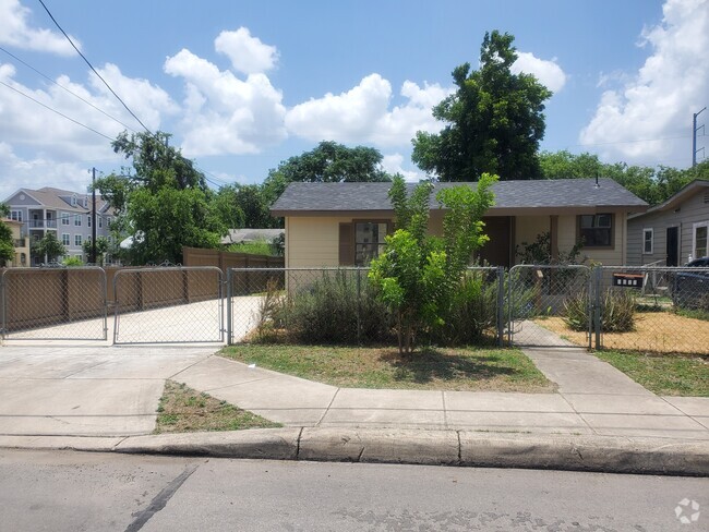 Building Photo - 1822 Hays St Rental