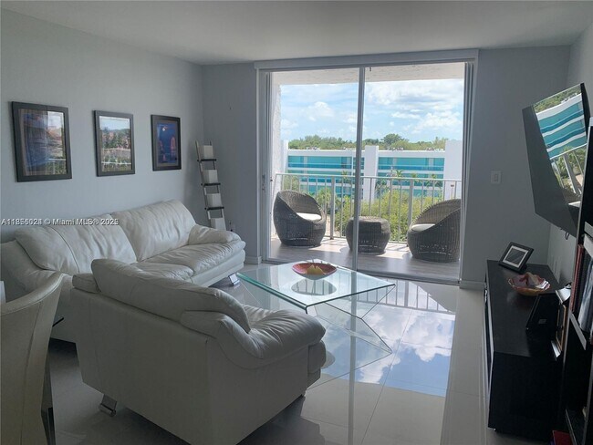 Building Photo - 650 NE 64th St Unit G607 Rental