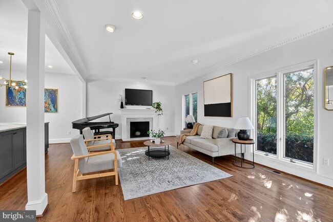 Building Photo - 3227 Ellicott St NW