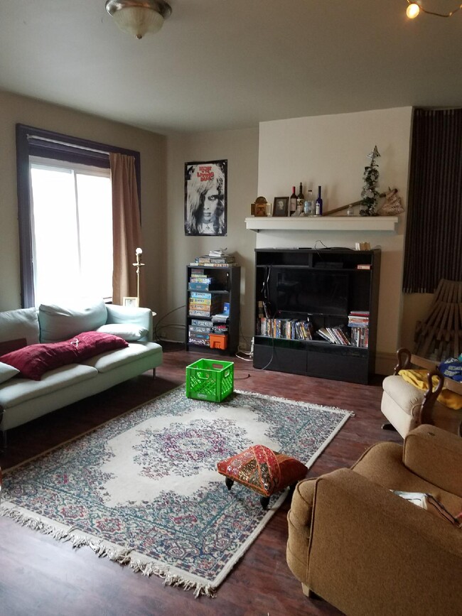 229 N Graham - 229 N Graham Condo Unit 2