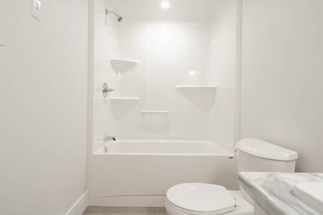 Bathroom - 100 Rochefort Rue Unit B