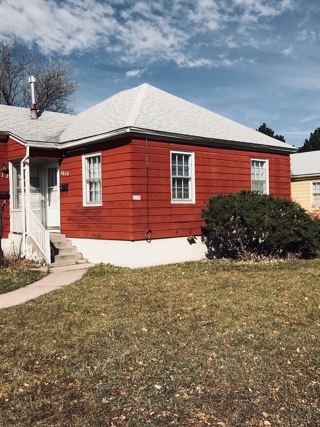 2 BEDROOM, 1 BATHROOM APARTMENT - 2 BEDROOM, 1 BATHROOM APARTMENT