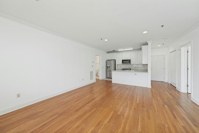 Photo - 82 Clinton St Unit 6B