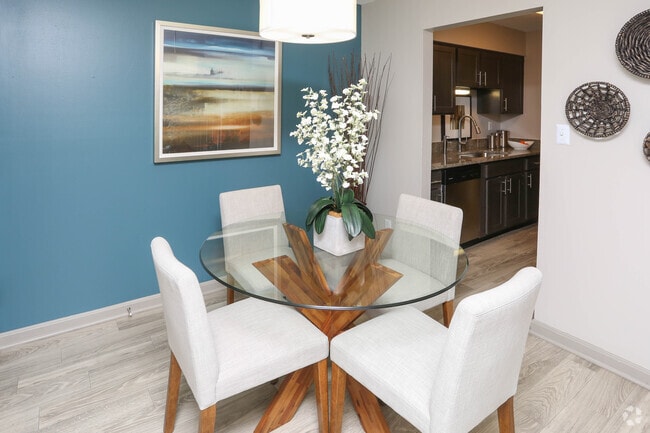 2BR, 2BA - 910 SF - The Madison - Dining Area