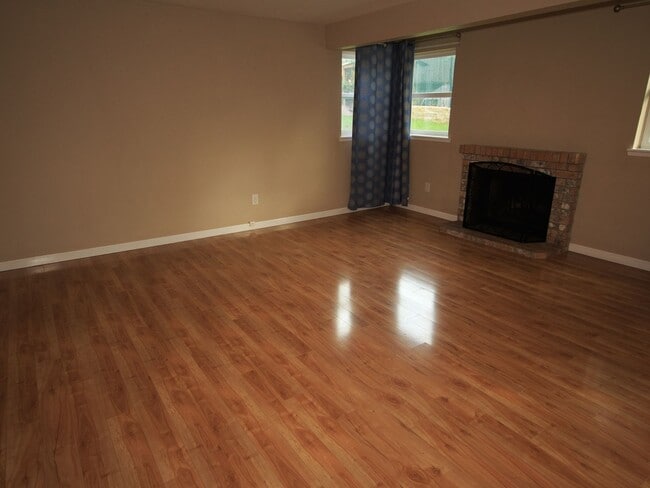 Photo - BEAUTIFULLY REMODELED INTERIOR