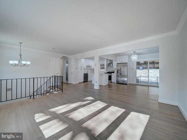 Photo - 2303 W Longview Dr