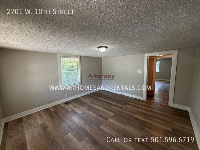 Photo - 2701 W 10th St