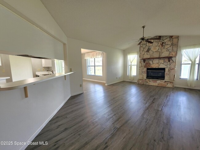 Photo - 1244 Lakeview Dr