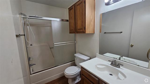 Building Photo - 3018 N Bell Ave Rental
