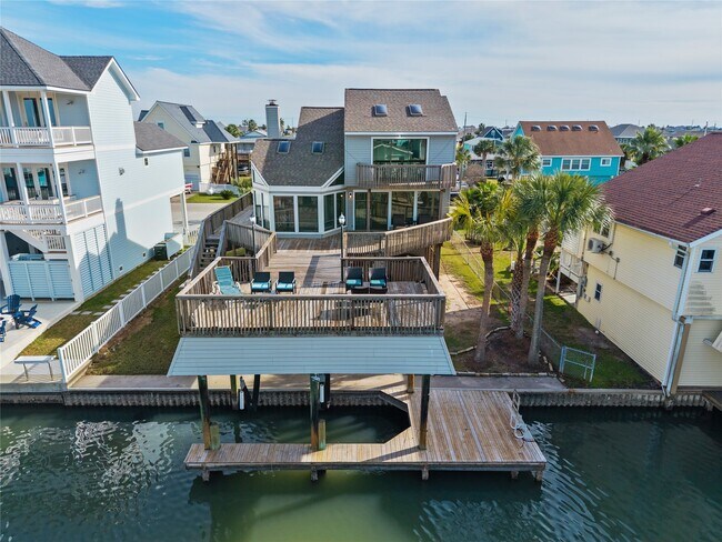 Building Photo - 21812 Frio Dr