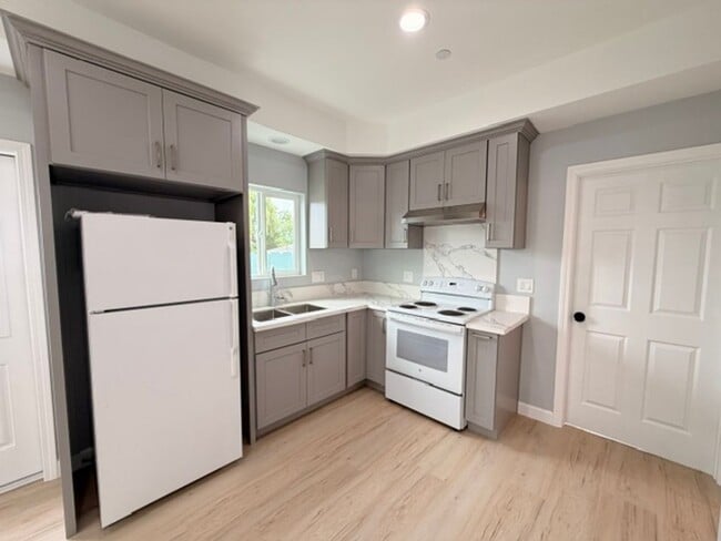Photo - 5256-5260 Groveland Drive Unit 5260-1