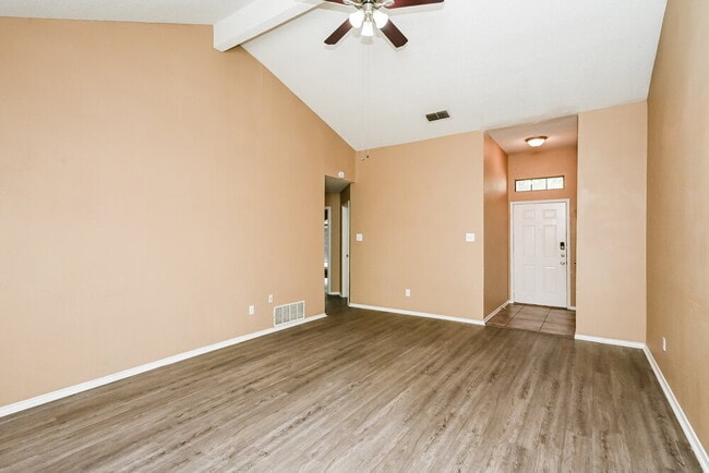 Photo - 829 Minuteman Dr