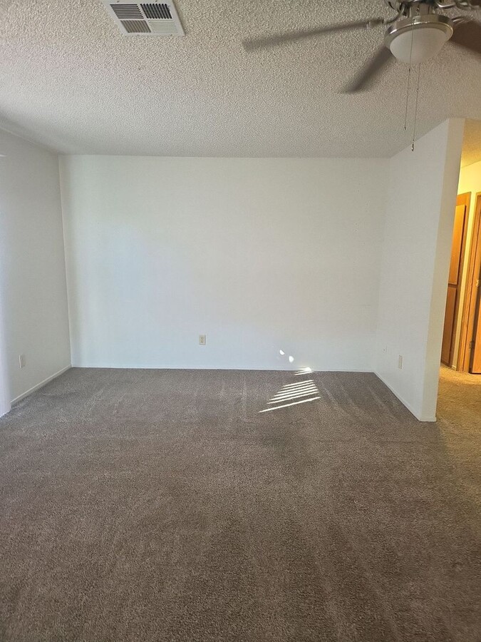 Photo - Great unit in a great neighborhood