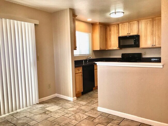 Photo - 3 bed 1.5 bath Townhouse in Richmond - AVA...