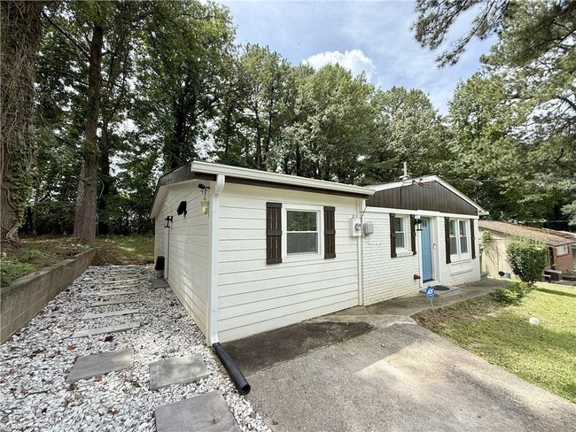 Building Photo - 3188 Delmar Ln NW Rental