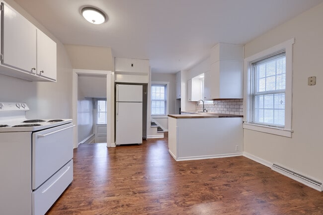 Photo - 123 N Spruce St