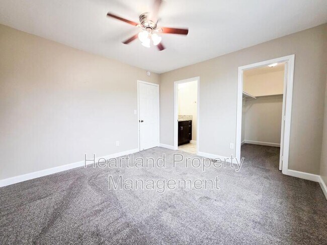 Photo - 8386 Golden Ave