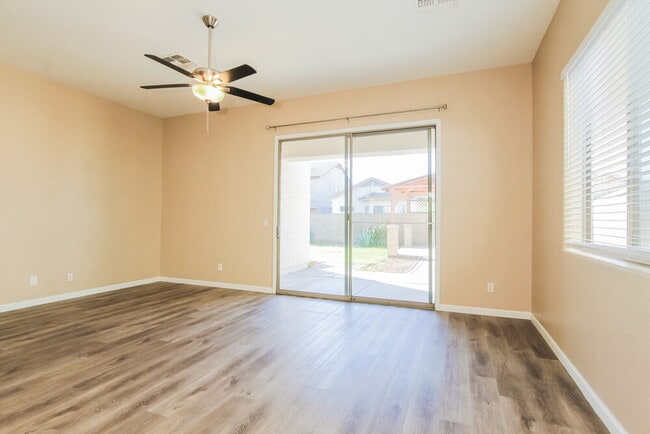 5037 W Nancy Ln
