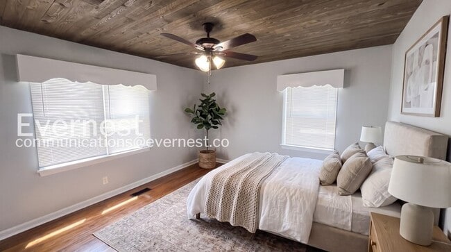 Photo - 3 Bed/1 Bath Home with Garage / Pet-Friendly / Available Now!