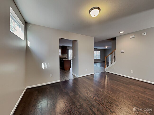 Photo - 461 Denman Loop