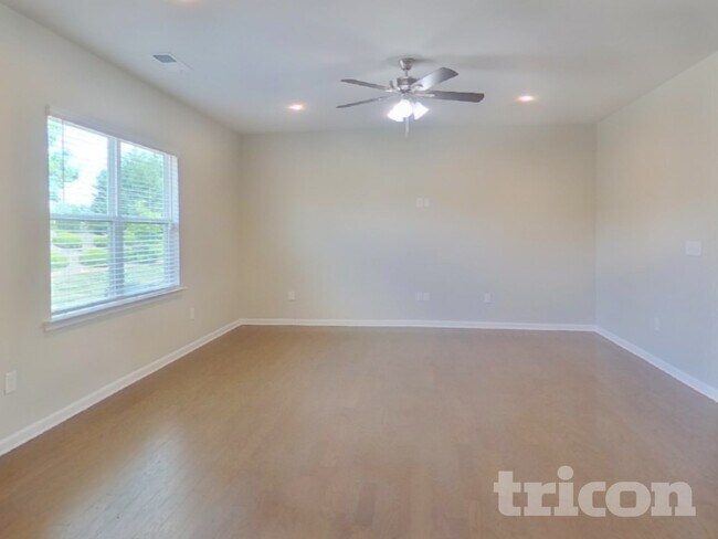 Photo - 280 Paulownia Cir