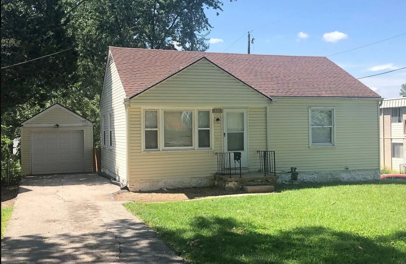 Photo - 6012 Raytown Rd