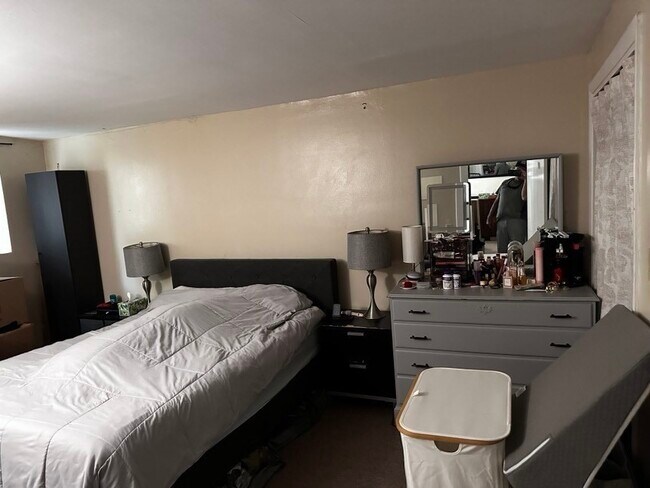 Photo - 34 Kinross Rd Unit 1