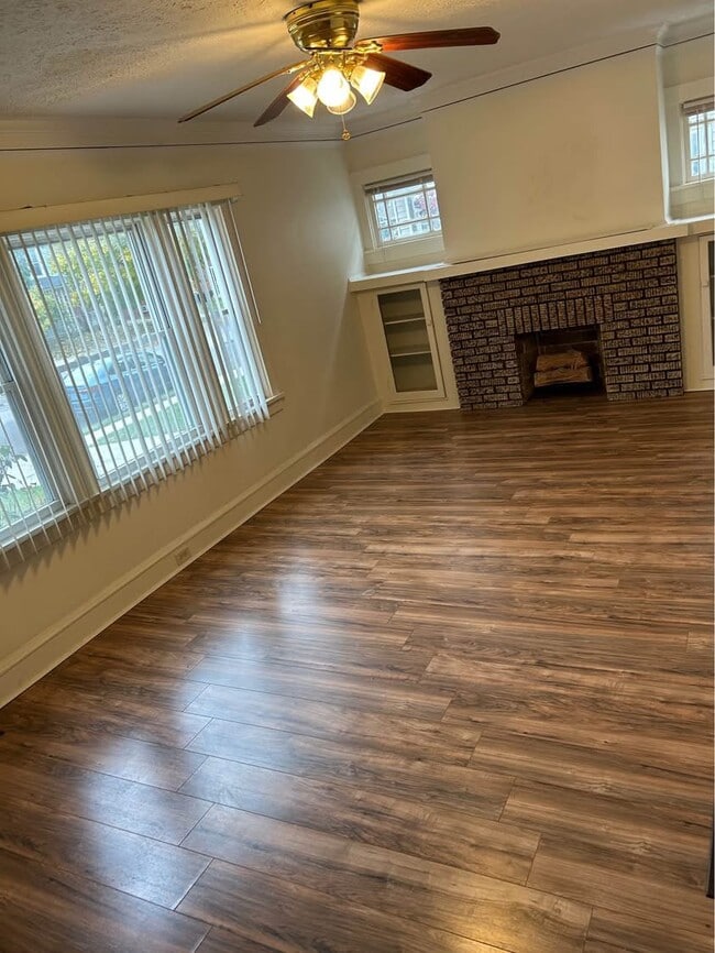 Photo - 1463 Riverside Dr Unit #1