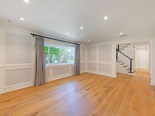 Photo - 5463 Katherine