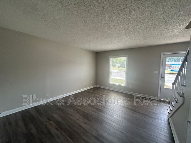Photo - 504 S Cherry St