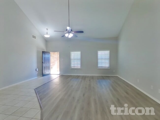 Photo - 2905 Englenook Dr