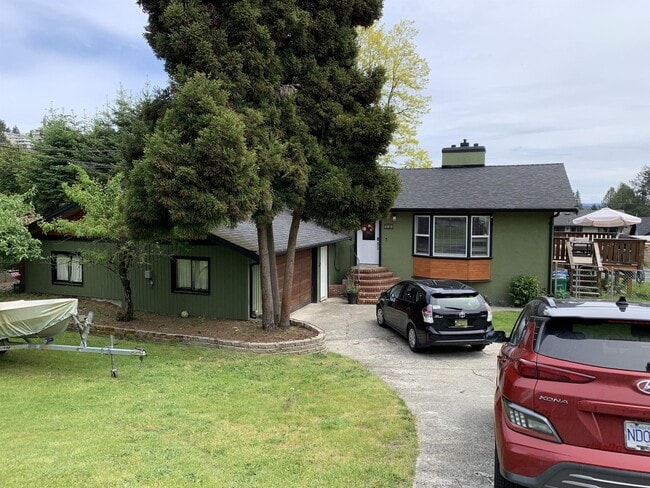 Building Photo - 110 Saker Pl